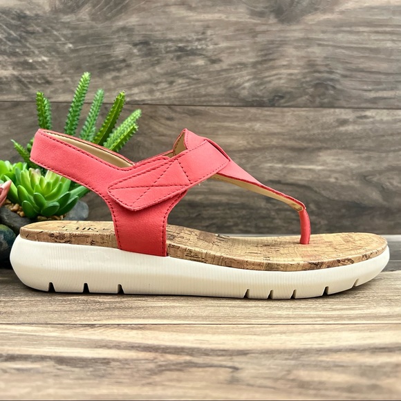 NIB Naturalizer Lincoln Leather Comfort Platform Thong Sandal Coral - Picture 5 of 12